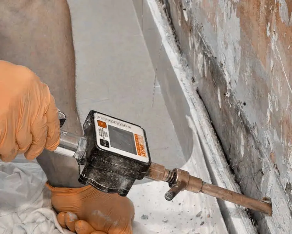 Injection contre l'humidité ascensionnelle